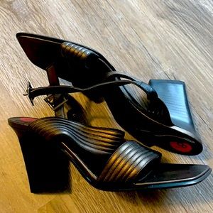 Anne Klein made in Italy heels sz 8 1/2
